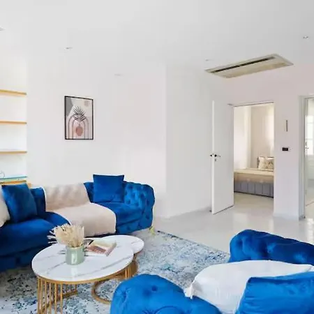Stylish 2 Bedroom Βίλα