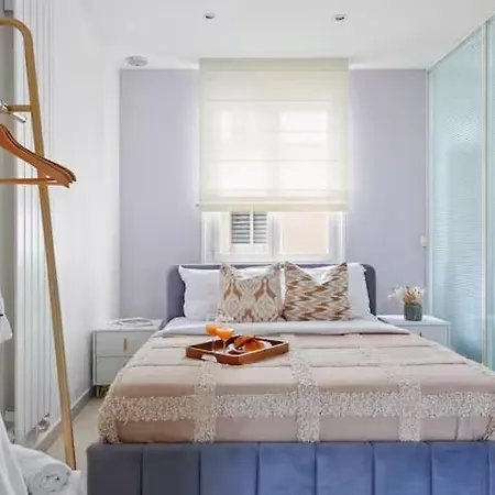 Stylish 2 Bedroom *