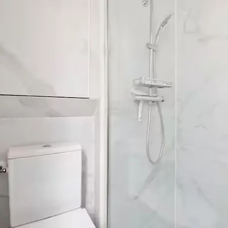Stylish 2 Bedroom Villa *